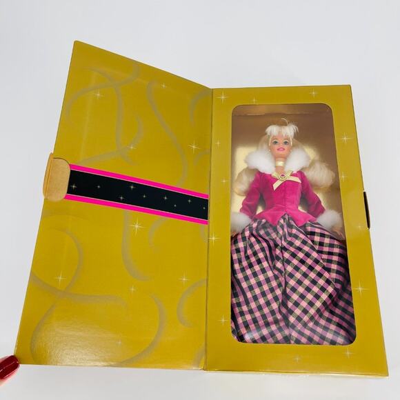 Winter Rhapsody Avon Exclusive Vintage Collector's Barbie Doll 16353 - NRFB /NIB - Picture 7 of 11